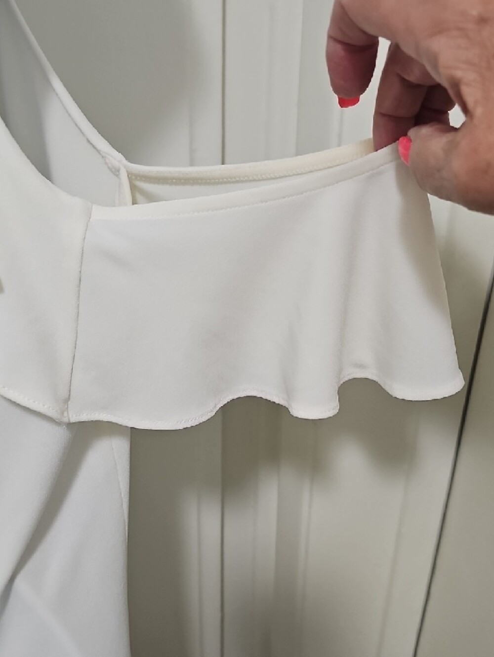 Express Cream Ruffle Cold-Shoulder Cami - Picture 4 of 4